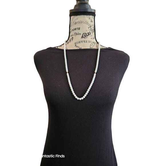 Monet Signed White & Gold Toned Beaded‎ Necklace 28" - Picture 5 of 5